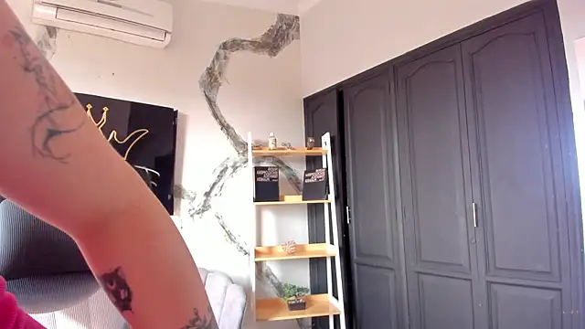 Snapshot of AphroditeSweett chatting on 03/21/26, 08:56 AphroditeSweett online show from 03/21/26, 08:56