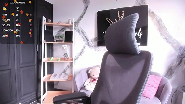 Snapshot of AphroditeSweett chatting on 04/01/26, 09:56 AphroditeSweett online show from 04/01/26, 09:56