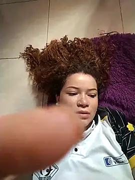 Snapshot of AphroditeSweett chatting on 04/17/26, 07:28 AphroditeSweett online show from 04/17/26, 07:28