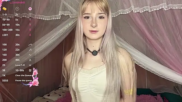 Snapshot of OnlyEva1 chatting on 04/21/26, 08:09 OnlyEva1 online show from 04/21/26, 08:09