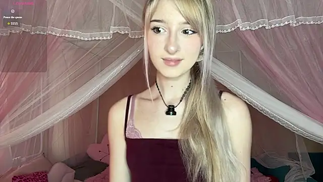 Snapshot of OnlyEva1 chatting on 06/05/26, 09:04 OnlyEva1 online show from 06/05/26, 09:04