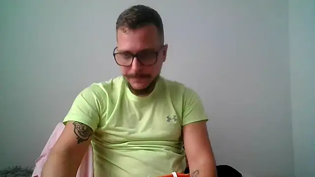 Snapshot of yanick931 chatting on 03/31/26, 03:01 yanick931 online show from 03/31/26, 03:01