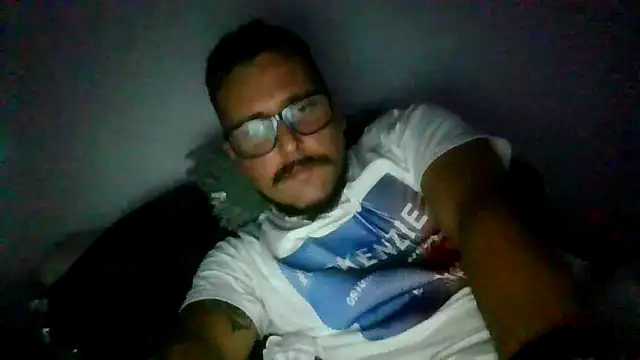 Snapshot of yanick931 chatting on 04/02/26, 02:53 yanick931 online show from 04/02/26, 02:53