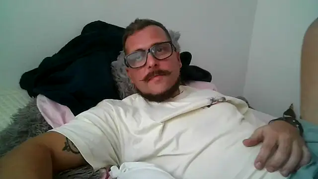 Snapshot of yanick931 chatting on 04/02/26, 02:58 yanick931 online show from 04/02/26, 02:58