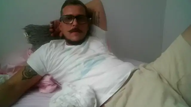 Snapshot of yanick931 chatting on 04/05/26, 03:31 yanick931 online show from 04/05/26, 03:31