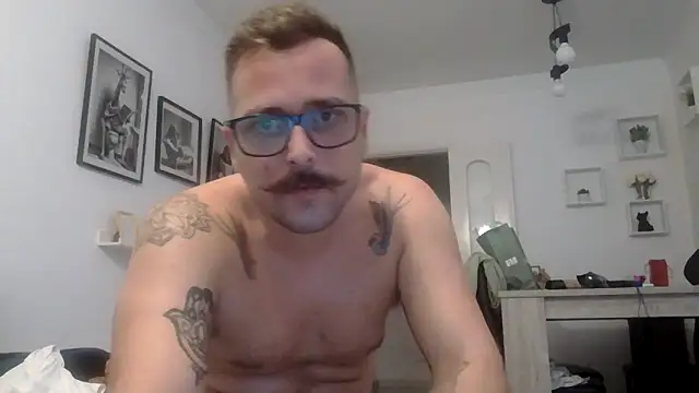 Snapshot of yanick931 chatting on 04/17/26, 10:57 yanick931 online show from 04/17/26, 10:57