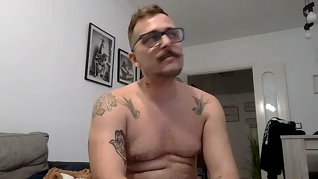 Snapshot of yanick931 chatting on 04/21/26, 12:56 yanick931 online show from 04/21/26, 12:56