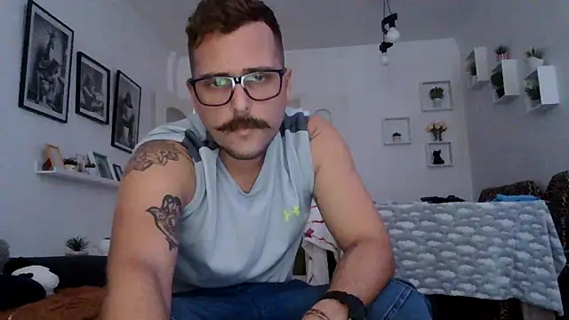 Snapshot of yanick931 chatting on 04/22/26, 03:35 yanick931 online show from 04/22/26, 03:35