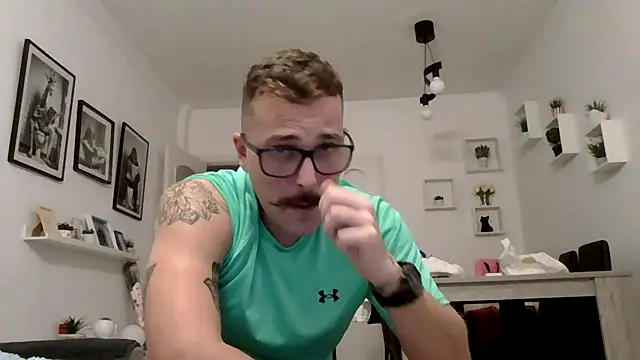 Snapshot of yanick931 chatting on 05/16/26, 11:46 yanick931 online show from 05/16/26, 11:46