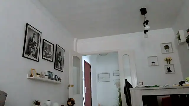 Snapshot of yanick931 chatting on 06/07/26, 10:41 yanick931 online show from 06/07/26, 10:41