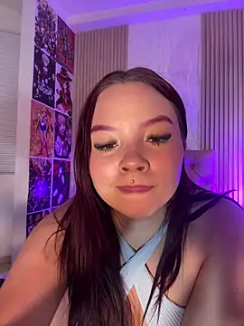Snapshot of cloey_bentley chatting on 04/01/26, 01:41 cloey bentley online show from 04/01/26, 01:41