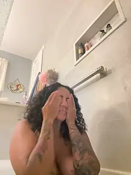 Snapshot of LatinaLoka chatting on 03/11/26, 02:39 LatinaLoka online show from 03/11/26, 02:39