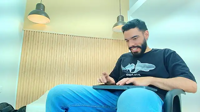 Snapshot of JEAN_LEWIS2 chatting on 03/14/26, 07:41 JEAN LEWIS2 online show from 03/14/26, 07:41