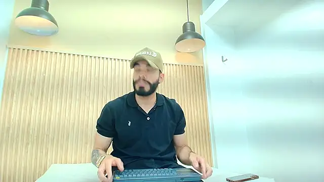 Snapshot of JEAN_LEWIS2 chatting on 03/18/26, 08:01 JEAN LEWIS2 online show from 03/18/26, 08:01