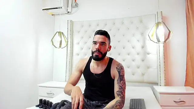 Snapshot of JEAN_LEWIS2 chatting on 04/06/26, 07:37 JEAN LEWIS2 online show from 04/06/26, 07:37