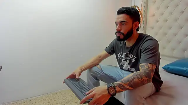 Snapshot of JEAN_LEWIS2 chatting on 04/20/26, 07:48 JEAN LEWIS2 online show from 04/20/26, 07:48