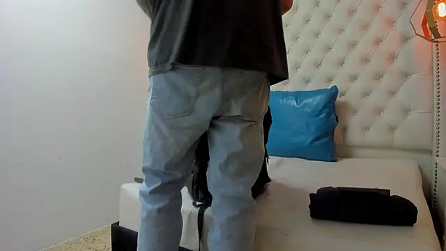 Snapshot of JEAN_LEWIS2 chatting on 04/21/26, 01:42 JEAN LEWIS2 online show from 04/21/26, 01:42