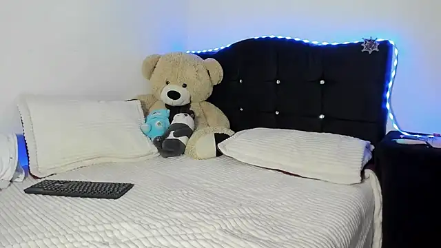 Snapshot of Soycriss31 chatting on 04/12/26, 05:51 Soycriss31 online show from 04/12/26, 05:51