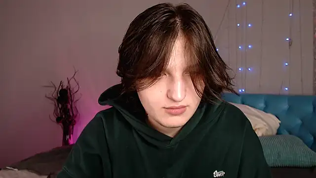 Snapshot of delalex chatting on 03/25/26, 10:05 delalex online show from 03/25/26, 10:05