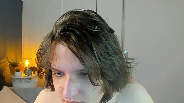 Snapshot of delalex chatting on 03/27/26, 12:38 delalex online show from 03/27/26, 12:38