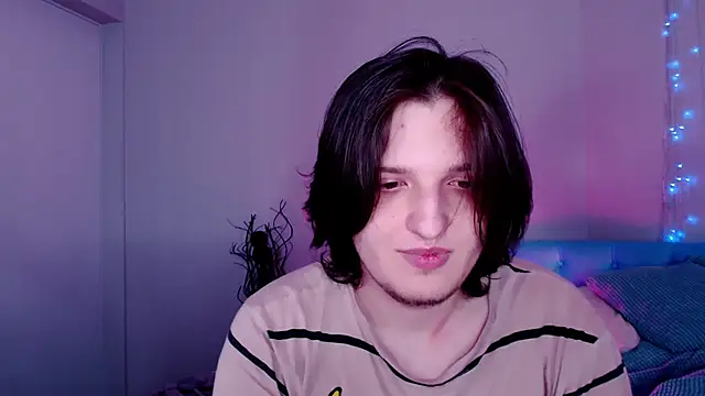 Snapshot of delalex chatting on 04/08/26, 09:26 delalex online show from 04/08/26, 09:26