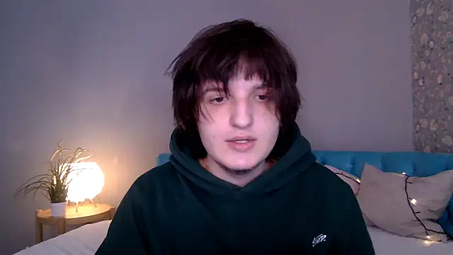 Snapshot of delalex chatting on 04/17/26, 06:33 delalex online show from 04/17/26, 06:33