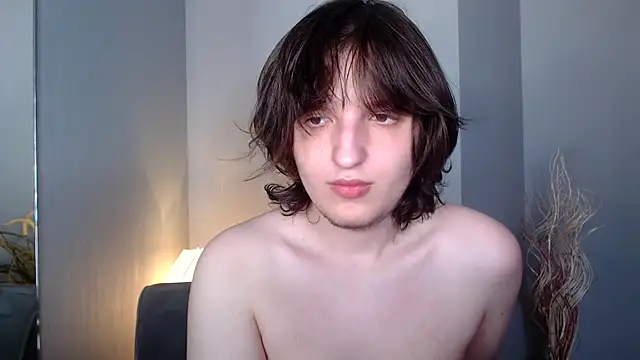 Snapshot of delalex chatting on 06/17/26, 08:43 delalex online show from 06/17/26, 08:43