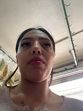 Snapshot of sylphiee_ chatting on 03/24/26, 06:46 sylphiee online show from 03/24/26, 06:46