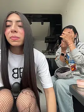 Snapshot of sylphiee_ chatting on 03/30/26, 12:28 sylphiee online show from 03/30/26, 12:28