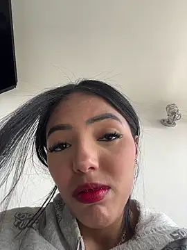 Snapshot of sylphiee_ chatting on 04/01/26, 04:04 sylphiee online show from 04/01/26, 04:04