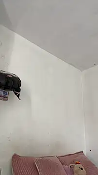 Snapshot of sylphiee_ chatting on 04/14/26, 03:29 sylphiee online show from 04/14/26, 03:29