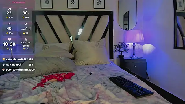 Snapshot of Violettaa_Stone chatting on 04/03/26, 04:05 Violettaa Stone online show from 04/03/26, 04:05