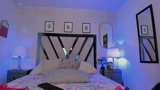 Snapshot of Violettaa_Stone chatting on 04/11/26, 03:33 Violettaa Stone online show from 04/11/26, 03:33