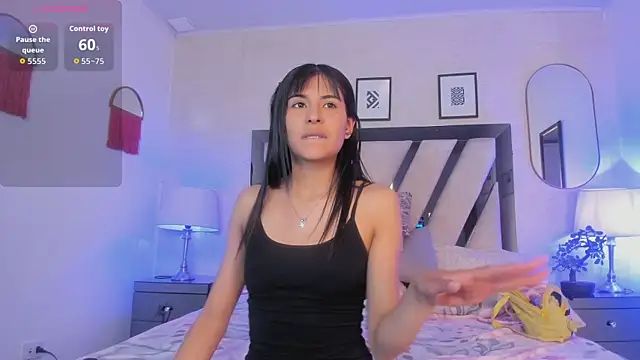 Snapshot of Violettaa_Stone chatting on 04/17/26, 03:31 Violettaa Stone online show from 04/17/26, 03:31