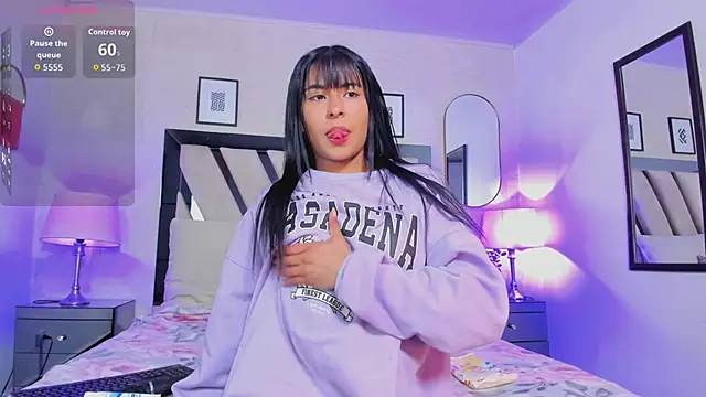 Snapshot of Violettaa_Stone chatting on 04/25/26, 03:31 Violettaa Stone online show from 04/25/26, 03:31