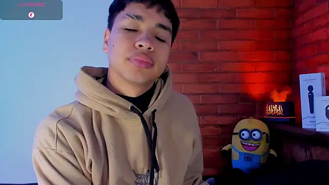 Snapshot of Lee_Colee chatting on 04/11/26, 12:48 Lee Colee online show from 04/11/26, 12:48