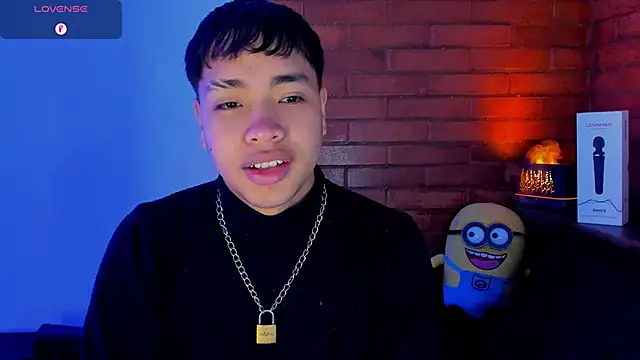 Snapshot of Lee_Colee chatting on 04/18/26, 12:42 Lee Colee online show from 04/18/26, 12:42