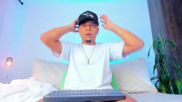 Snapshot of Randdy_333 chatting on 03/27/26, 06:19 Randdy 333 online show from 03/27/26, 06:19