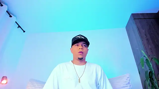 Snapshot of Randdy_333 chatting on 04/08/26, 05:18 Randdy 333 online show from 04/08/26, 05:18