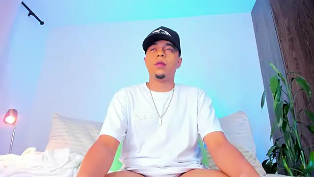 Snapshot of Randdy_333 chatting on 04/22/26, 05:43 Randdy 333 online show from 04/22/26, 05:43