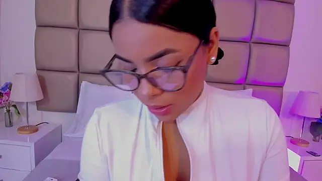 Snapshot of lilly_williamss chatting on 03/21/26, 03:22 lilly williamss online show from 03/21/26, 03:22