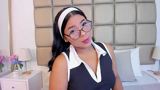 Snapshot of lilly_williamss chatting on 03/25/26, 03:23 lilly williamss online show from 03/25/26, 03:23