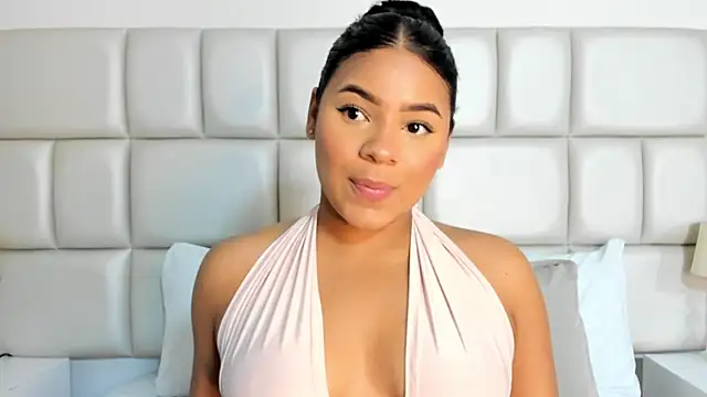 Snapshot of lilly_williamss chatting on 04/16/26, 07:47 lilly williamss online show from 04/16/26, 07:47