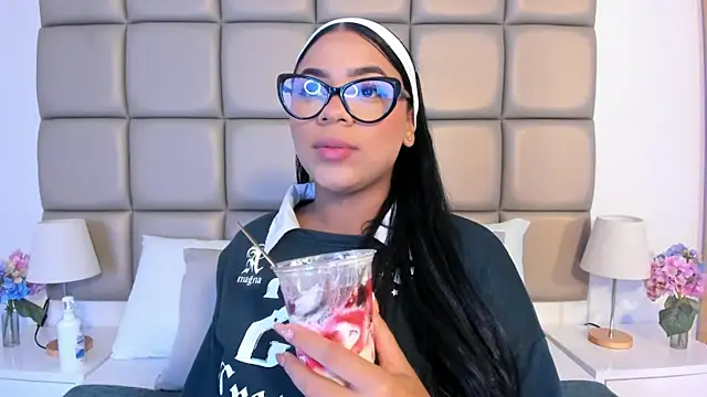 Snapshot of lilly_williamss chatting on 04/24/26, 03:31 lilly williamss online show from 04/24/26, 03:31