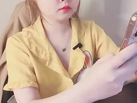 Snapshot of hunhun122 chatting on 03/15/26, 06:14 hunhun122 online show from 03/15/26, 06:14