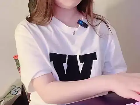 Snapshot of hunhun122 chatting on 04/01/26, 07:55 hunhun122 online show from 04/01/26, 07:55