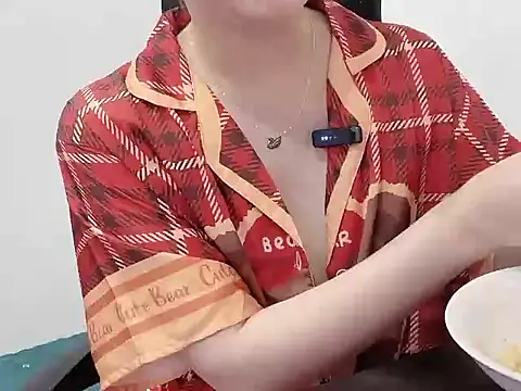 Snapshot of hunhun122 chatting on 04/06/26, 07:31 hunhun122 online show from 04/06/26, 07:31