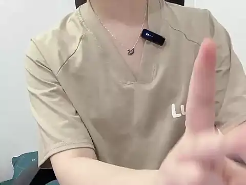 Snapshot of hunhun122 chatting on 04/07/26, 07:42 hunhun122 online show from 04/07/26, 07:42