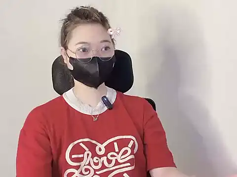 Snapshot of hunhun122 chatting on 04/19/26, 05:01 hunhun122 online show from 04/19/26, 05:01