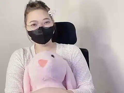 Snapshot of hunhun122 chatting on 04/20/26, 10:29 hunhun122 online show from 04/20/26, 10:29